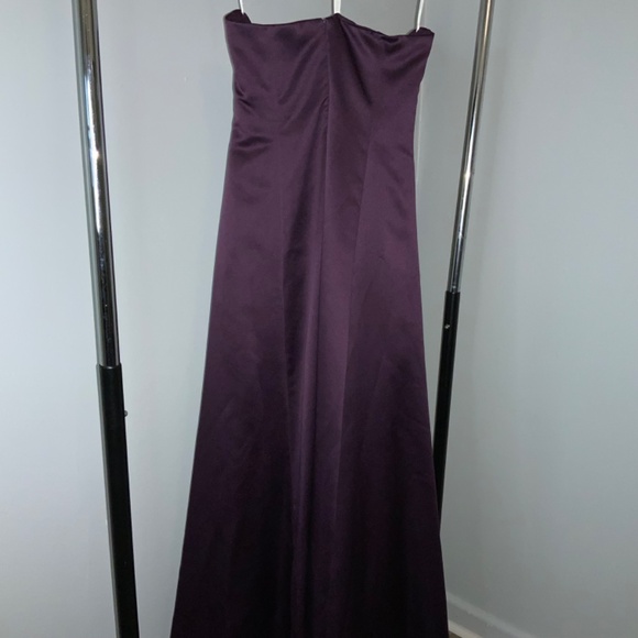David’s Bridal strapless purple satin formal gown Sz 12 beaded ruched lined - Picture 5 of 7